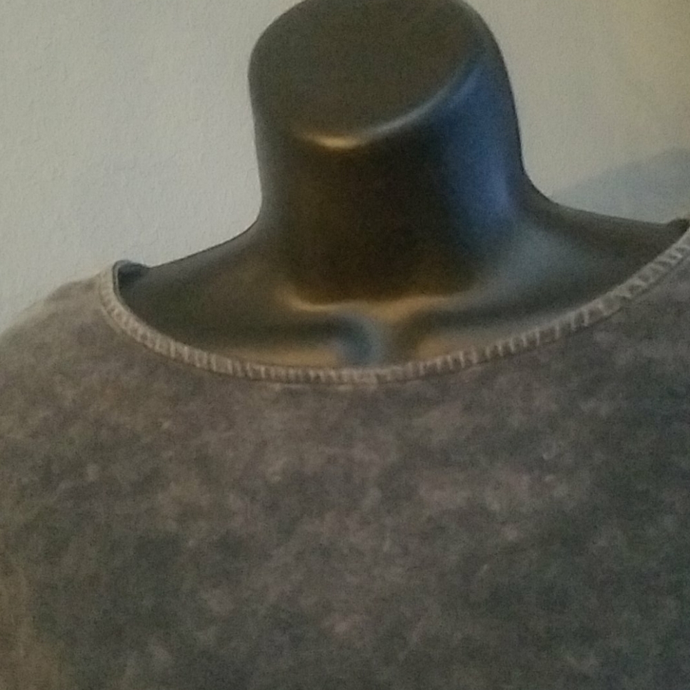 Top - Picture 2 of 6